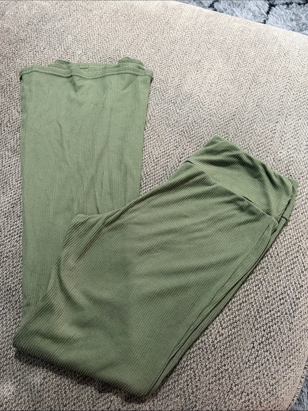 Green pants - Picture 3 of 3